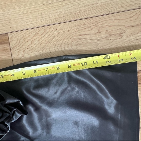 Endless rose black satin mini skirt with rose detail XS - Picture 7 of 7